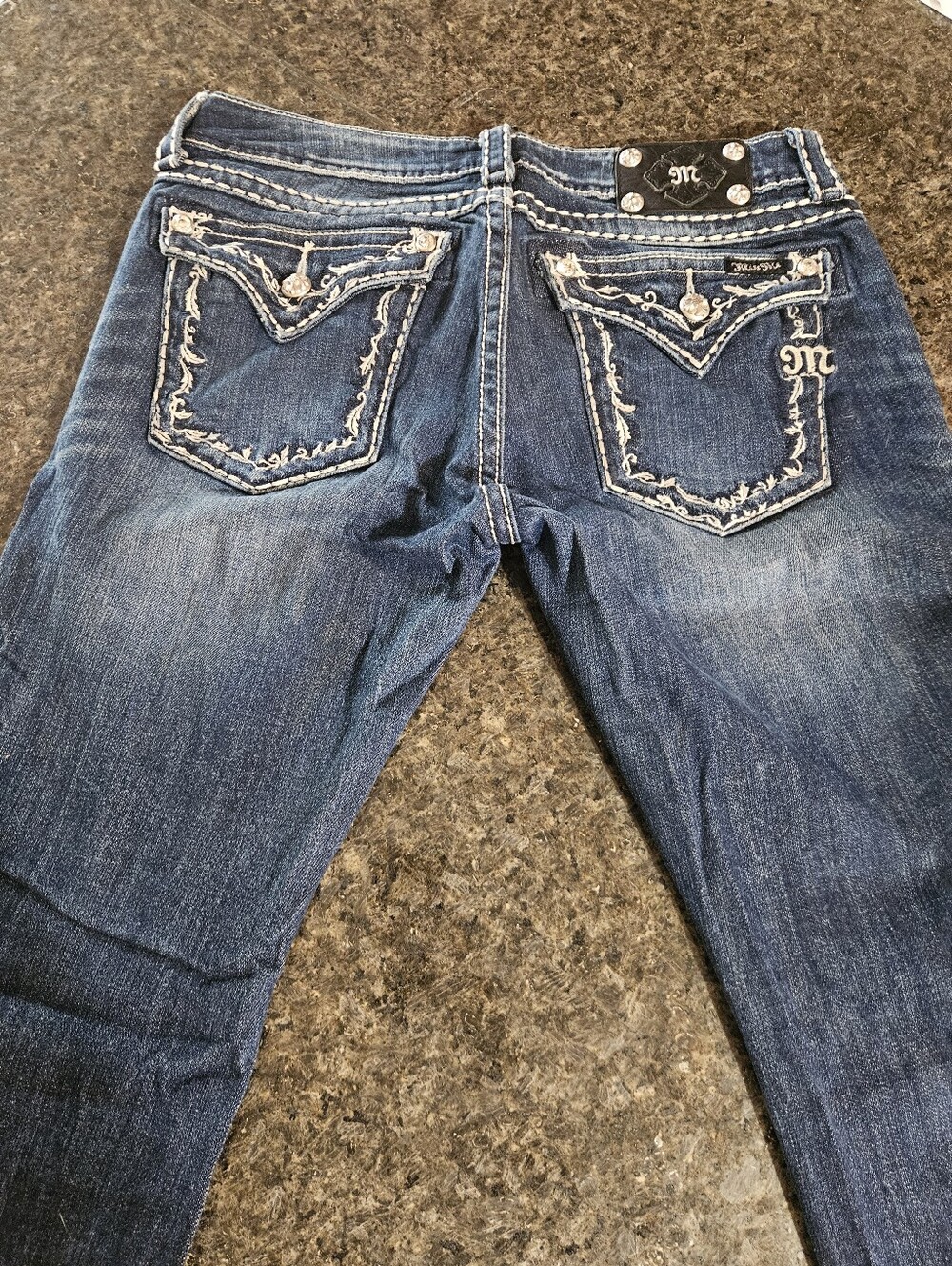 Miss Me Women's Dark Blue Bootcut Size 31 Jeans with Embroidered Back Pockets